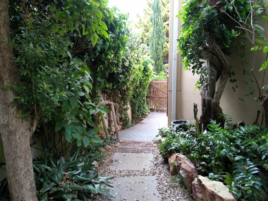 To Let 7 Bedroom Property for Rent in Dana Bay Western Cape